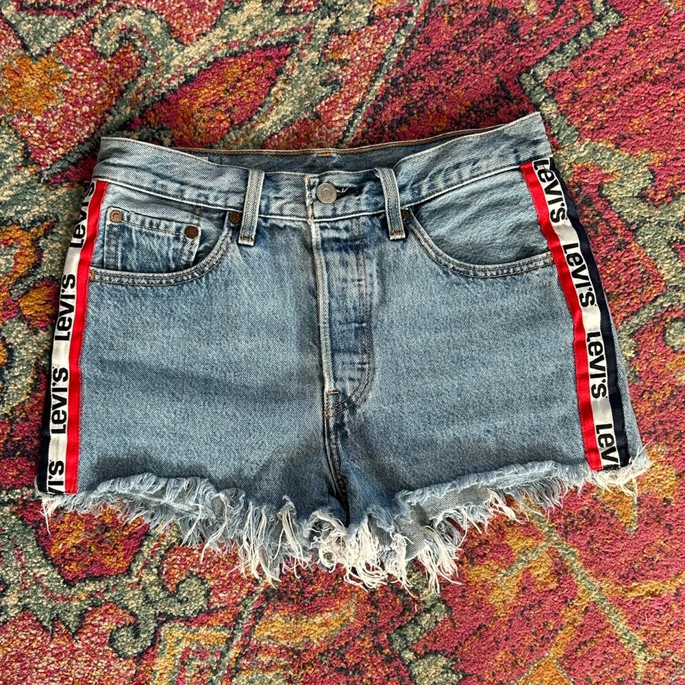 Levi’s | Women’s Blue Denim Premium 501 Buttonfly Logo Stripe Jean Shorts, Sz 27